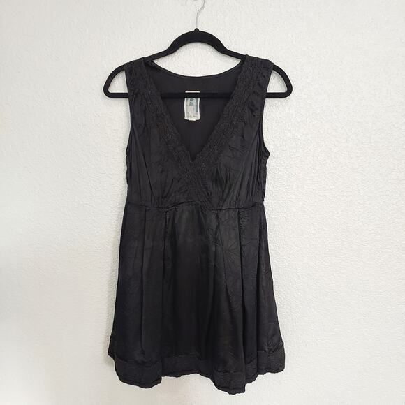 Burning Torch Black Silk Dress w/Lace Trim - Picture 1 of 9